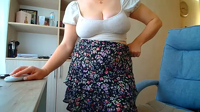Brionia's Live XXX Chat