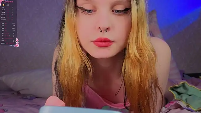 Hi_Kitti: онлайн-секс-чат