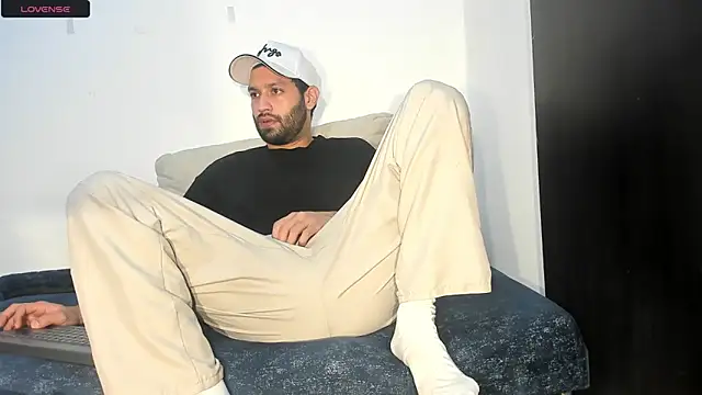 Dirtyboyhot webcam show