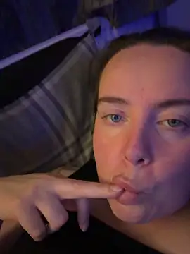 LolaLushUK Pertunjukan Webcam