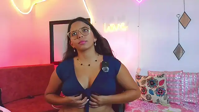 Megaan_Greey Chat XXX in diretta