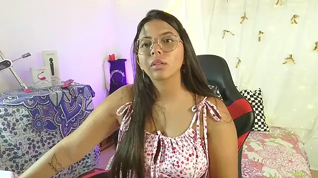 Megaan_Greeyn Webbikameraesitys