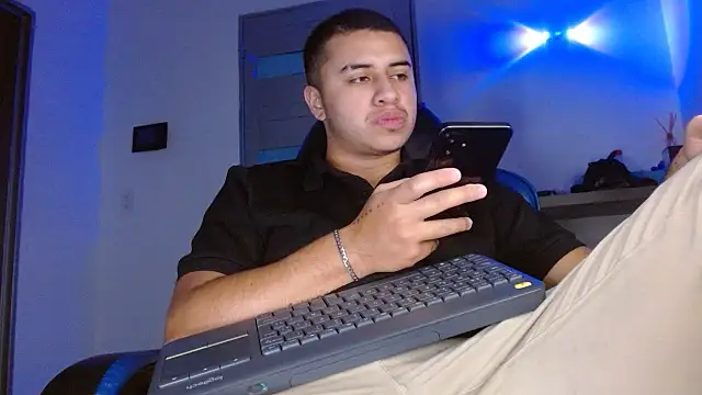 SexyBoy-Bigclit Adlı Modelin Web Kamerası Şovu