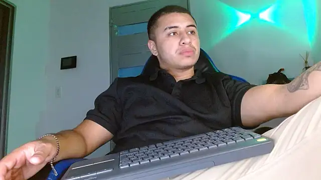 SexyBoy-Bigclit Webcam show