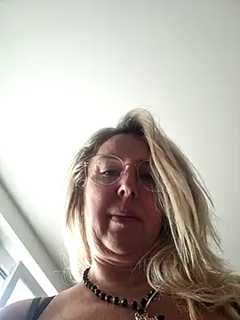 MariaRichi_n Webbikameraesitys