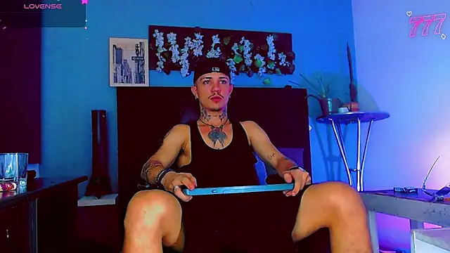 HannibalLester Show Webcam