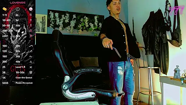 HannibalLester Show in webcam