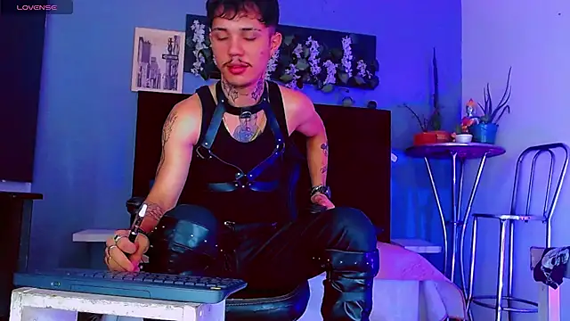 HannibalLester 网络视讯表演