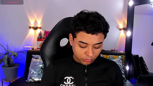 Emili_Rouxn Webbikameraesitys