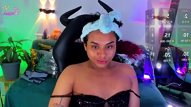 Emili_Roux Adlı Modelin Web Kamerası Şovu