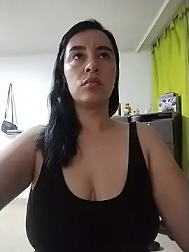 hailey85 Adlı Modelin Canlı XXX Sohbeti