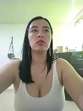hailey85 Adlı Modelin Canlı XXX Sohbeti