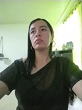 hailey85 Adlı Modelin Canlı XXX Sohbeti