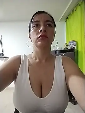 hailey85 Adlı Modelin Canlı XXX Sohbeti