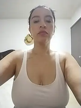 hailey85 Adlı Modelin Canlı XXX Sohbeti