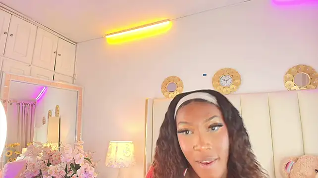 evangelin_ts' Webcam Show