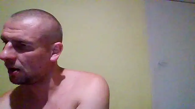 Show modela Regularfucker28 na web-kameri