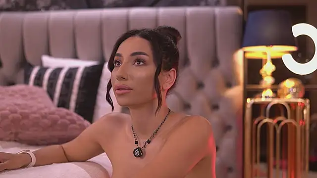 Chat XXX en directo de GinaValentinna