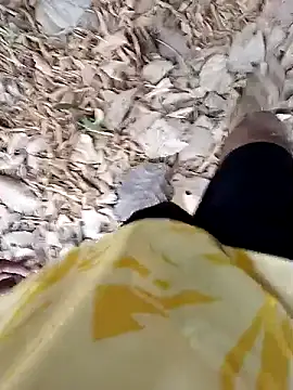 Pertunjukan Kamera Web Forest_lover24