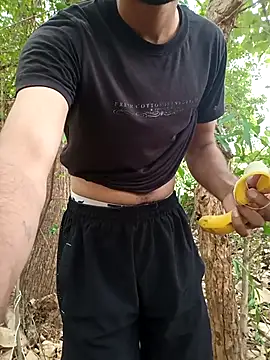 Forest_lover24: διαδικτυακό σόου στην κάμερα