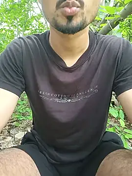 Pertunjukan Kamera Web Forest_lover24