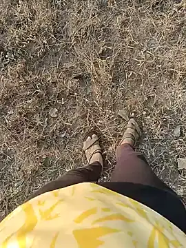 Forest_lover24: διαδικτυακό σόου στην κάμερα