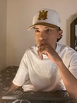 Edward_Milleer Adlı Modelin Web Kamerası Şovu