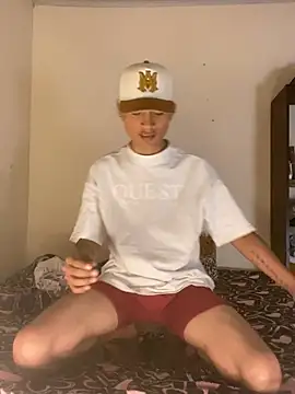 Edward_Milleer 在線直播表演