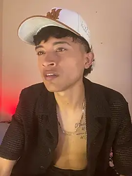 Edward_Milleer Show in webcam