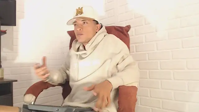 Edward_Milleer 在線直播表演