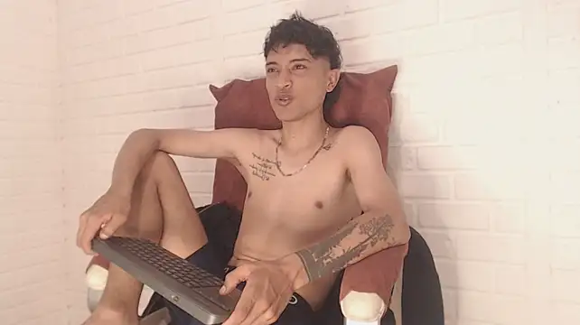 โชว์เว็บแคมของ Edward_Milleer