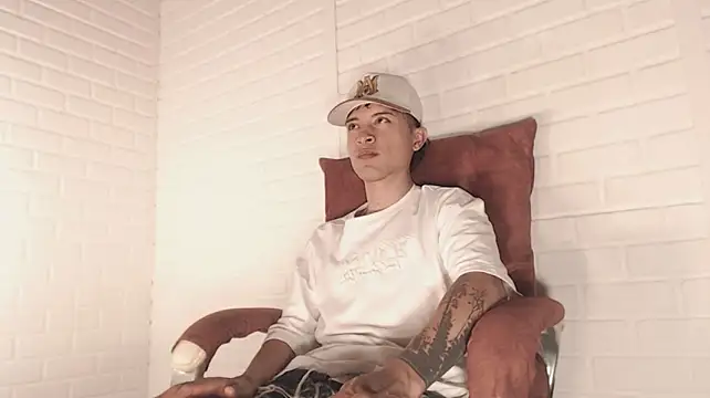 โช  ว์เว็บแคมของ Edward_Milleer
