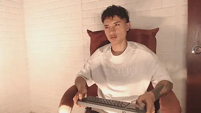 Edward_Milleer's Webcam Show