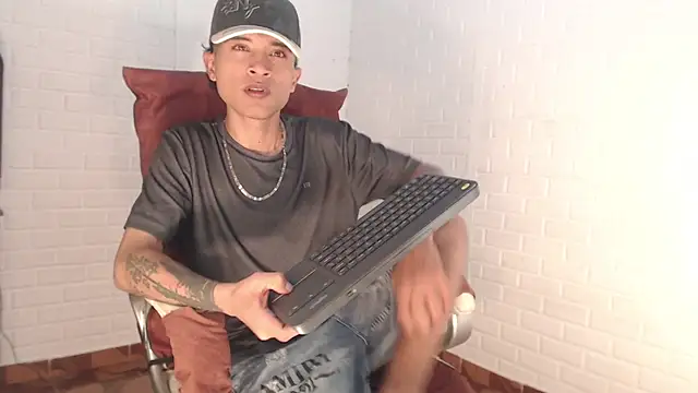 Pertunjukan Kamera Web Edward_Milleer