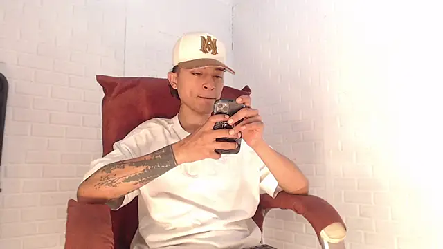 Pokazy przed kamerką – Edward_Milleer