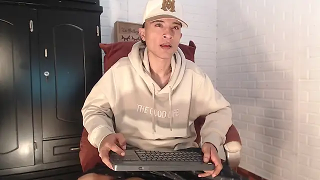 Edward_Milleer Pertunjukan Webcam