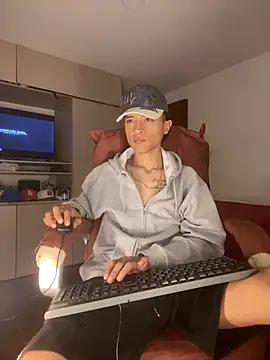 Pokazy przed kamerką – Edward_Milleer