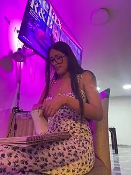 دردشة AleFantasy000001Peru الجنسية المباشرة