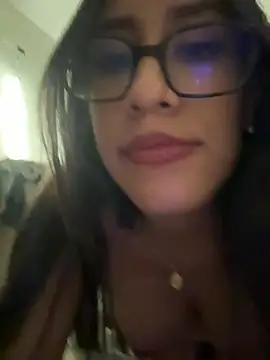 SandraFantasyy: διαδικτυακό σόου στην κάμερα