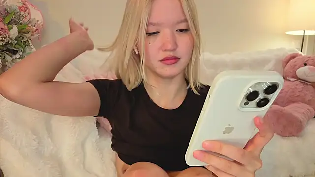 milli_sun_'s Webcam Show