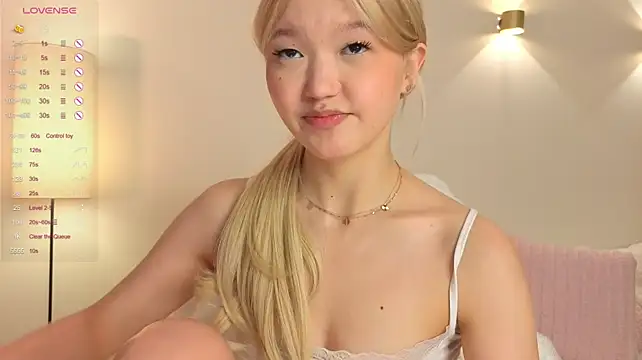 milli_sun_'s Webcam Show