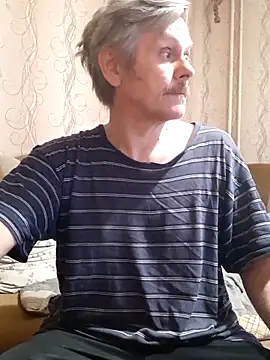 Mr__XX: διαδικτυακό σόου στην κάμερα