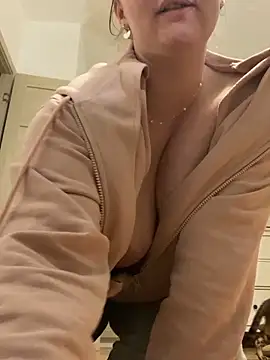Czat XXX na żywo – Lella_Ryann_