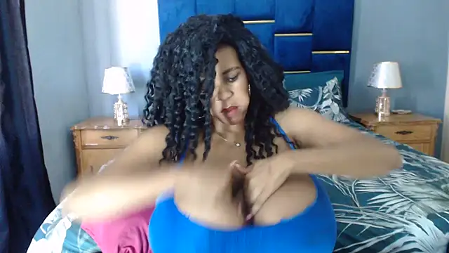 BustyyFaye's Live XXX Chat