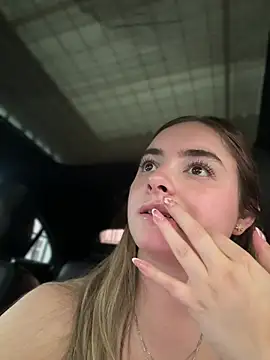 imlindapink's Webcam Show