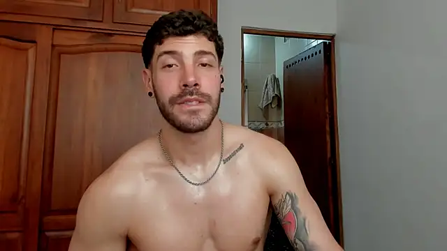 Guyinthemountain Adlı Modelin Web Kamerası Şovu