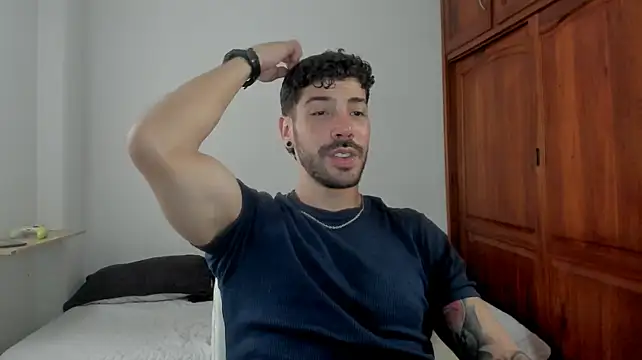 Guyinthemountain's Webcam Show