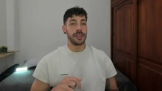 Guyinthemountain – webcam-show