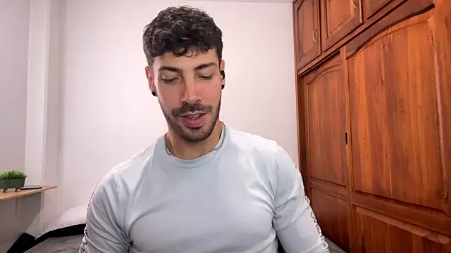 Show de Guyinthemountain na webcam
