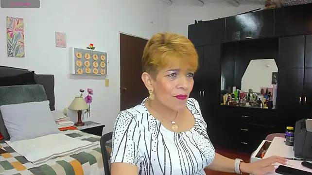 Show Webcam de Angelina_Stone_65
